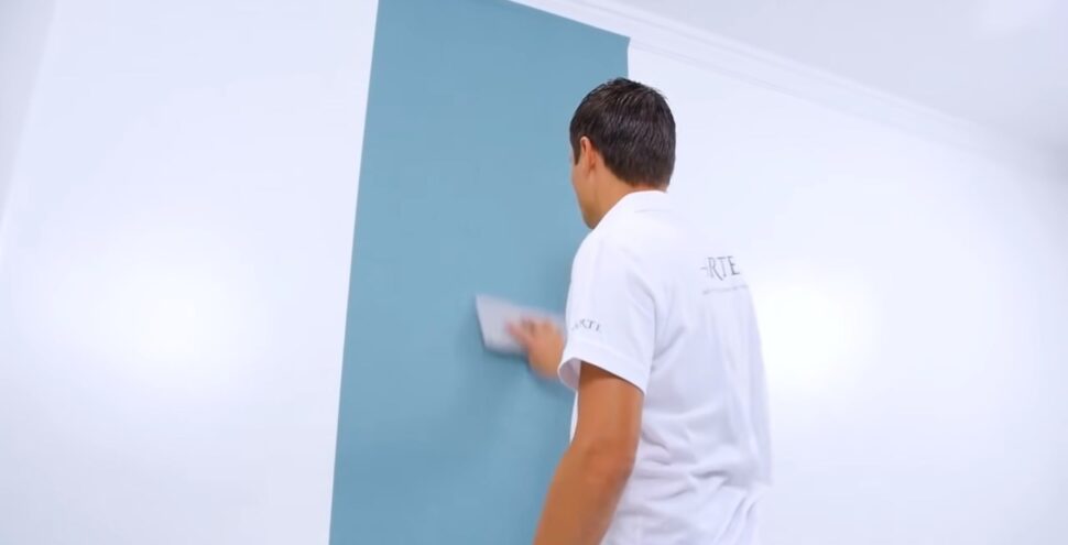 como poner papel tapiz, instalación de papel tapiz, como poner papel decorativo, colocar papel tapiz, como poner papel pintado, como poner papel pintado en la pared, como instalar papel tapiz